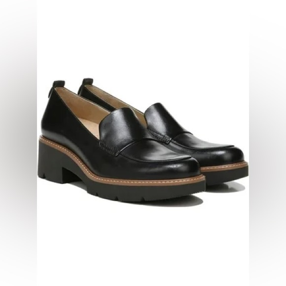 Naturalizer Cabaret Lug Sole Loafers Black Faux Leather 8 - Picture 1 of 14